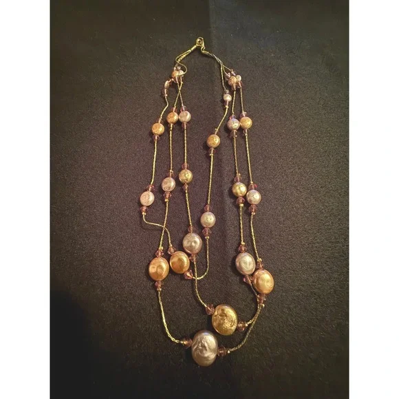 Vintage Pink/Peach Multi Strand Faux Pearl Beaded Necklace Gld Tone Triple Layer - Picture 3 of 3